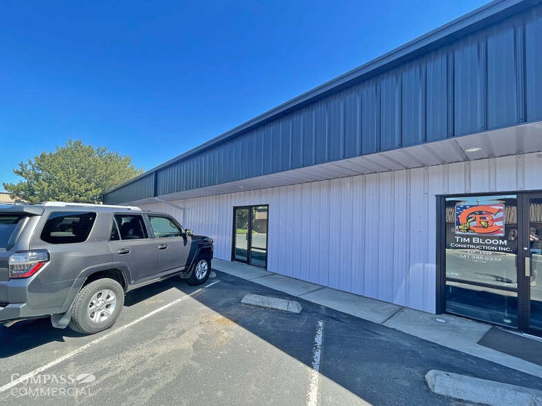 1842 SE 1st St, Redmond, OR for lease - Building Photo - Image 3 of 3
