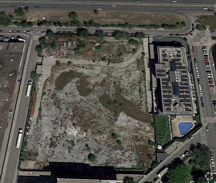 Avenida Aragón, 332, Madrid, Madrid à vendre - Photo du bâtiment - Image 2 de 4