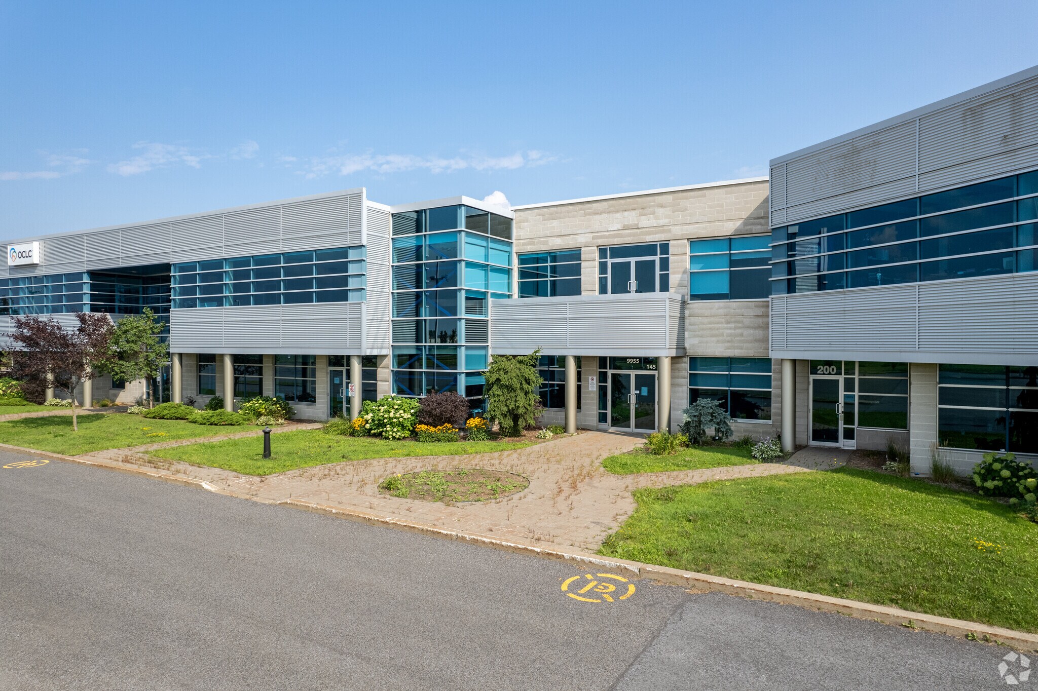 9955 Rue De Châteauneuf, Brossard, QC for lease Primary Photo- Image 1 of 25