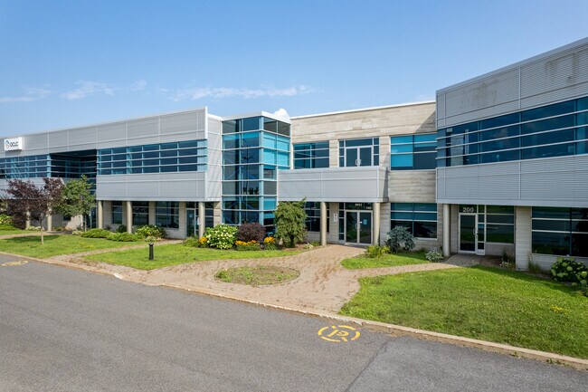 Plus de détails pour 9955 Rue De Châteauneuf, Brossard, QC - Bureau à louer