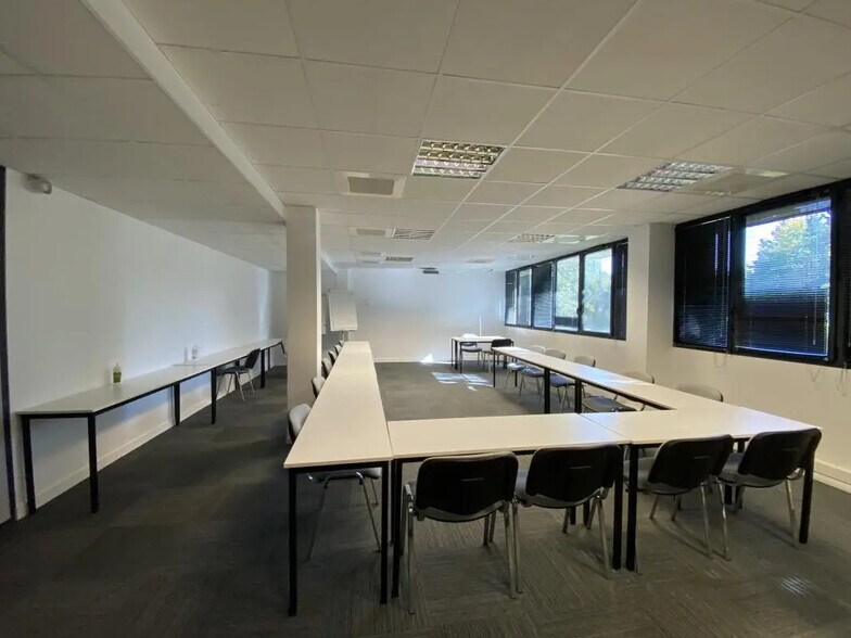 Office in Rennes for lease - Interior Photo - Image 3 of 7