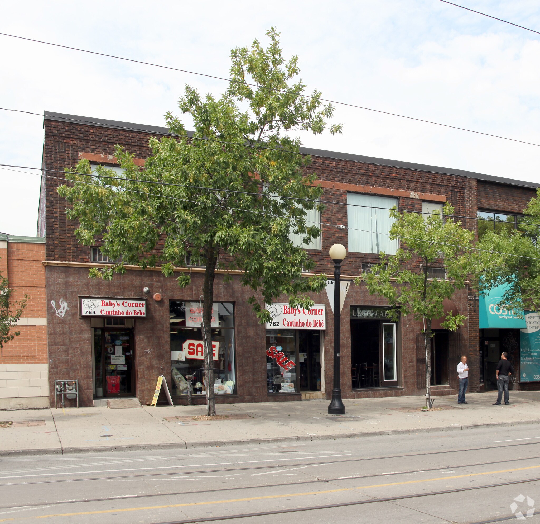 760-764 College St, Toronto, ON à vendre Photo principale- Image 1 de 1
