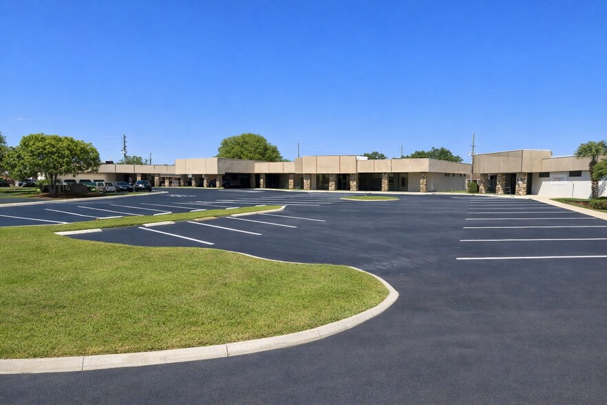 5321 Grand Blvd, New Port Richey, FL à vendre - Photo du bâtiment - Image 2 de 5