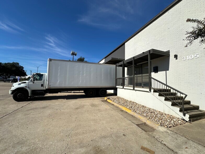 3101-3109 E Avenue E, Arlington, TX à louer - Photo du bâtiment - Image 3 de 4