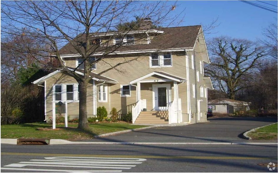 47 Spring St, Ramsey, NJ for sale - Primary Photo - Image 1 of 32