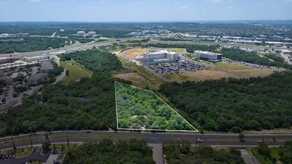 5215 Rogers Rd, San Antonio, TX à vendre - Photo du bâtiment - Image 1 de 9