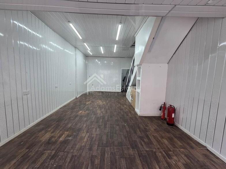 11 Corporation St, Dewsbury for lease - Building Photo - Image 2 of 3