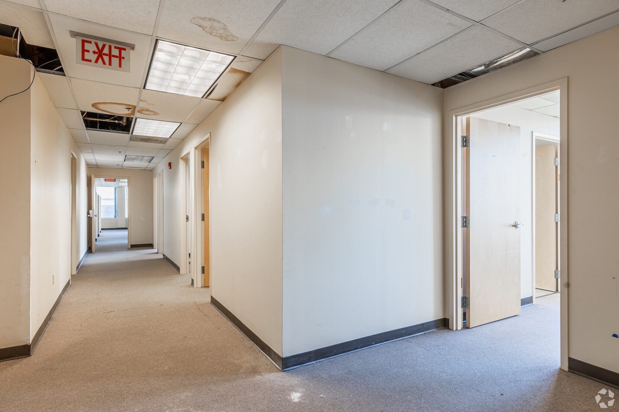 25 E Salem St, Hackensack, NJ à vendre Photo intérieure- Image 1 de 3