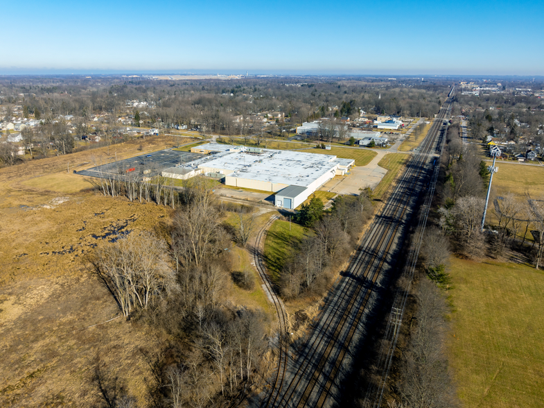 7920 Mapleway Dr, Olmsted Falls, OH for sale - Aerial - Image 2 of 2