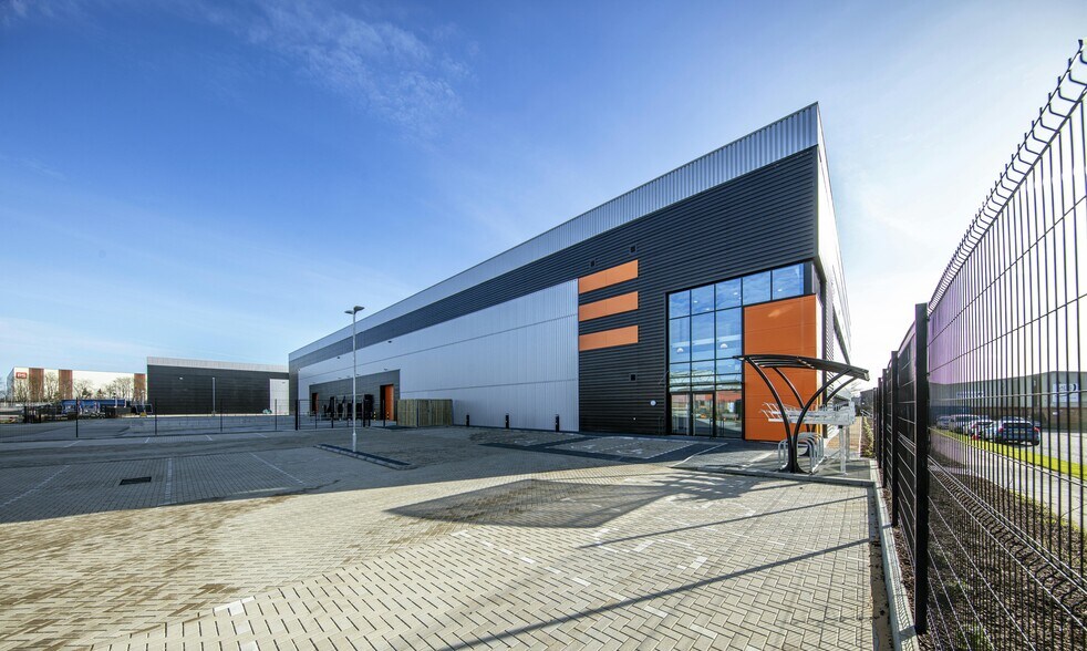 Sallow Rd, Corby à louer - Photo du bâtiment - Image 2 de 10