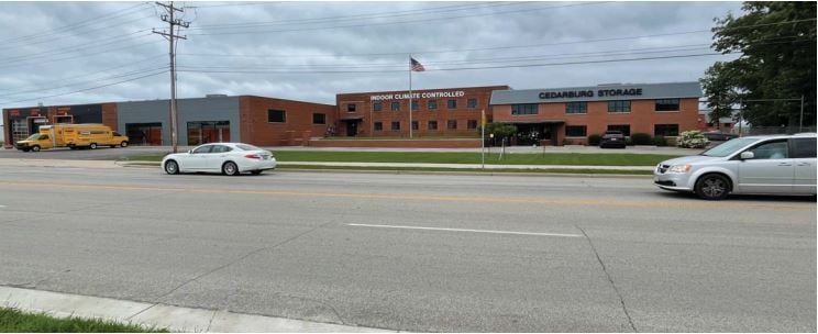 N143W6049 Pioneer Rd, Cedarburg, WI for lease Primary Photo- Image 1 of 5