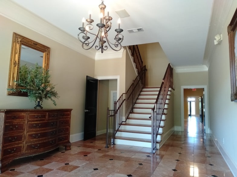 5400 Laurel Springs Pky, Suwanee, GA for lease - Building Photo - Image 2 of 8