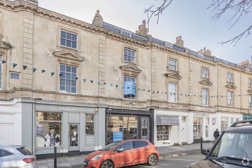 4 Montpellier Walk, Cheltenham à louer - Photo du bâtiment - Image 2 de 2