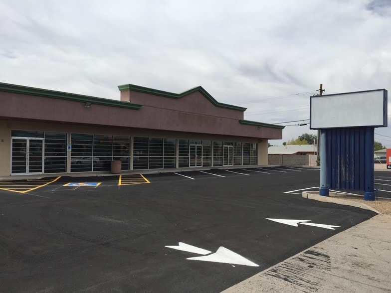 62 N Dobson Rd, Mesa, AZ for lease - Building Photo - Image 3 of 4