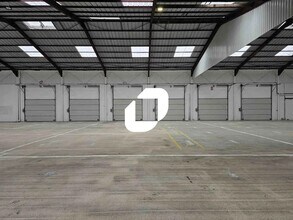 Flex in Le Mesnil-Amelot for lease Interior Photo- Image 2 of 3