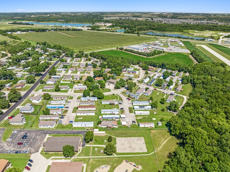 1919 Northwind Dr, Junction City, KS for sale - Building Photo - Image 2 of 5