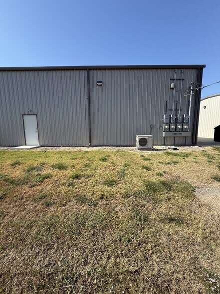 299 Navarro Dr, Seguin, TX à louer - Photo du bâtiment - Image 3 de 38
