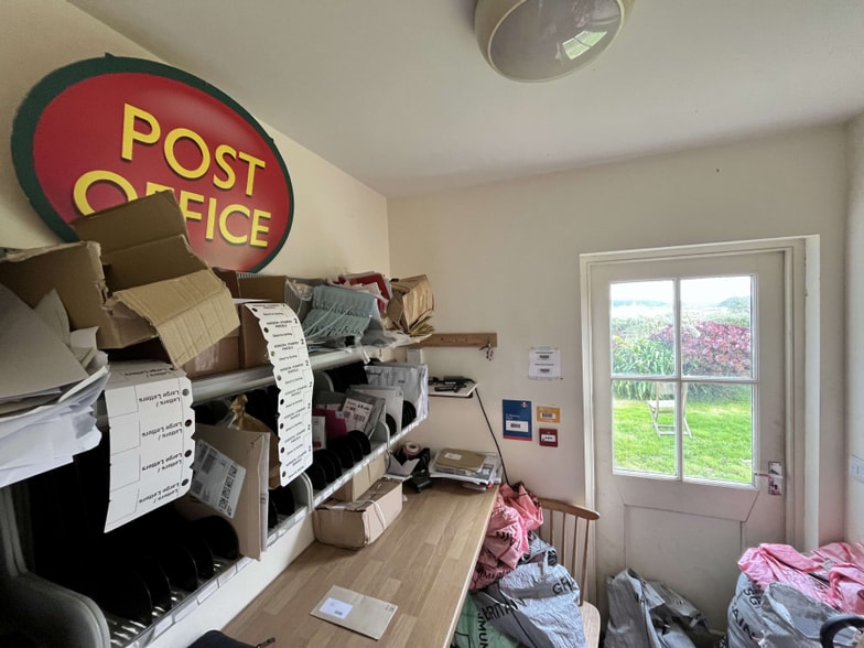 Barnett Way, Bryher for lease - Interior Photo - Image 3 of 5