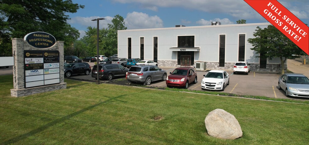 42140 Van Dyke Ave, Sterling Heights, MI à louer - Photo du bâtiment - Image 1 de 1