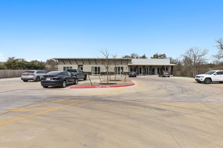 6000 Menchaca Rd, Austin, TX à louer - Photo du bâtiment - Image 3 de 11