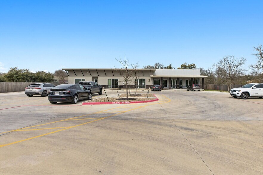 6000 Menchaca Rd, Austin, TX à louer - Photo du bâtiment - Image 3 de 12