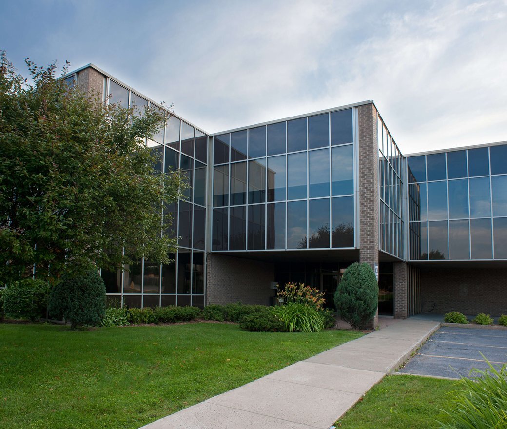 2120 Av Victoria, Longueuil, QC for lease Building Photo- Image 1 of 3