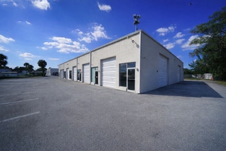 8233 Gator Ln, West Palm Beach, FL à louer Photo du bâtiment- Image 1 de 3