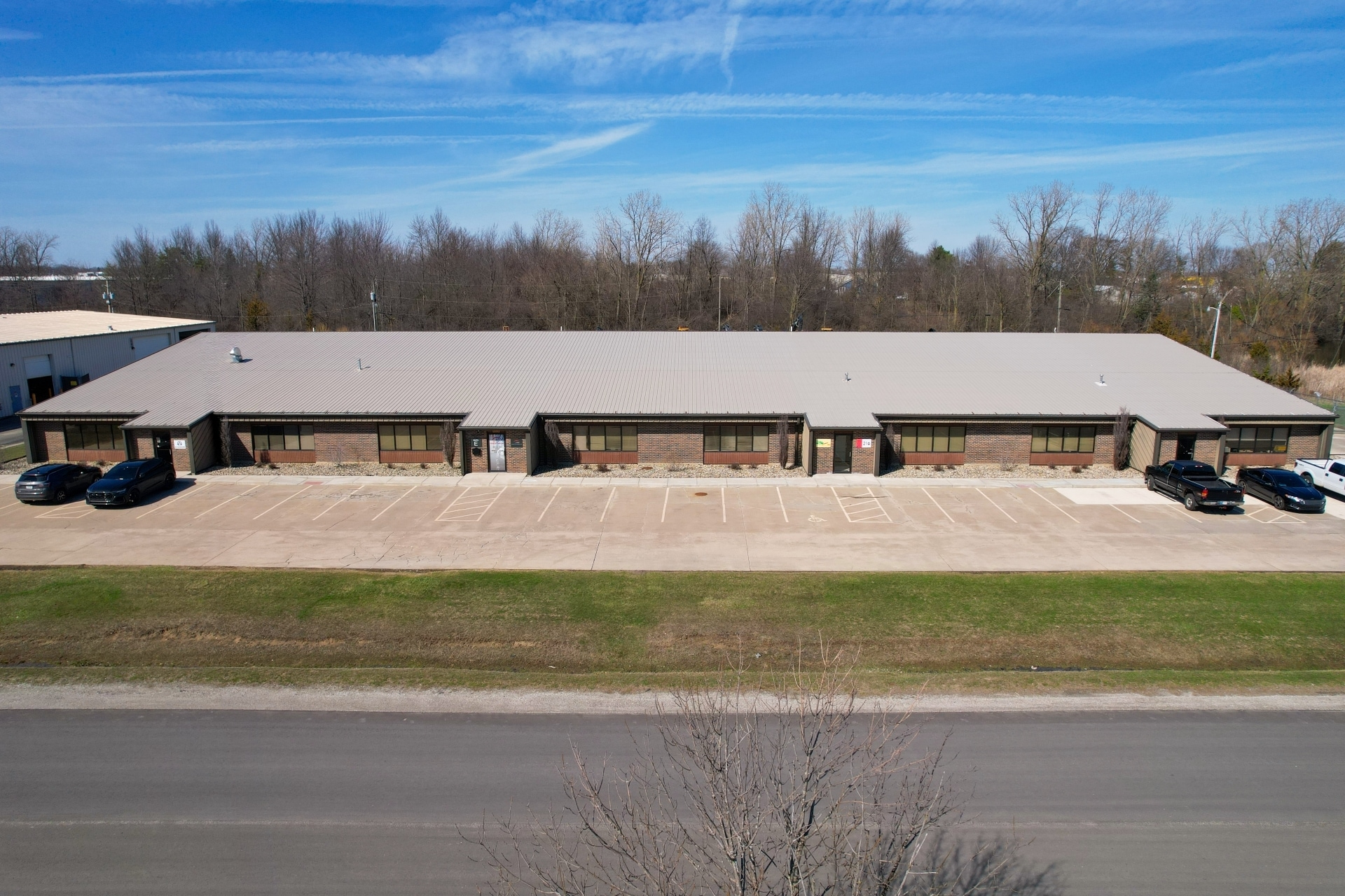 3020 Congressional Pky, Fort Wayne, IN for lease Primary Photo- Image 1 of 4