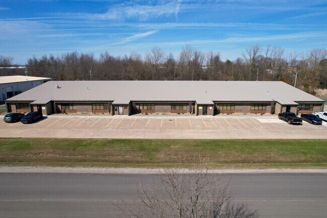 Plus de détails pour 3020 Congressional Pky, Fort Wayne, IN - Local d'activités à louer