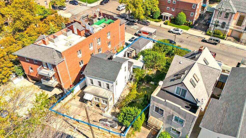 1163 Sheepshead Bay Rd, Brooklyn, NY à vendre - Photo du bâtiment - Image 1 de 23