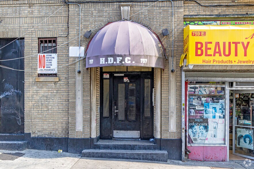 757 E 169th St, Bronx, NY à louer - Photo du bâtiment - Image 3 de 5