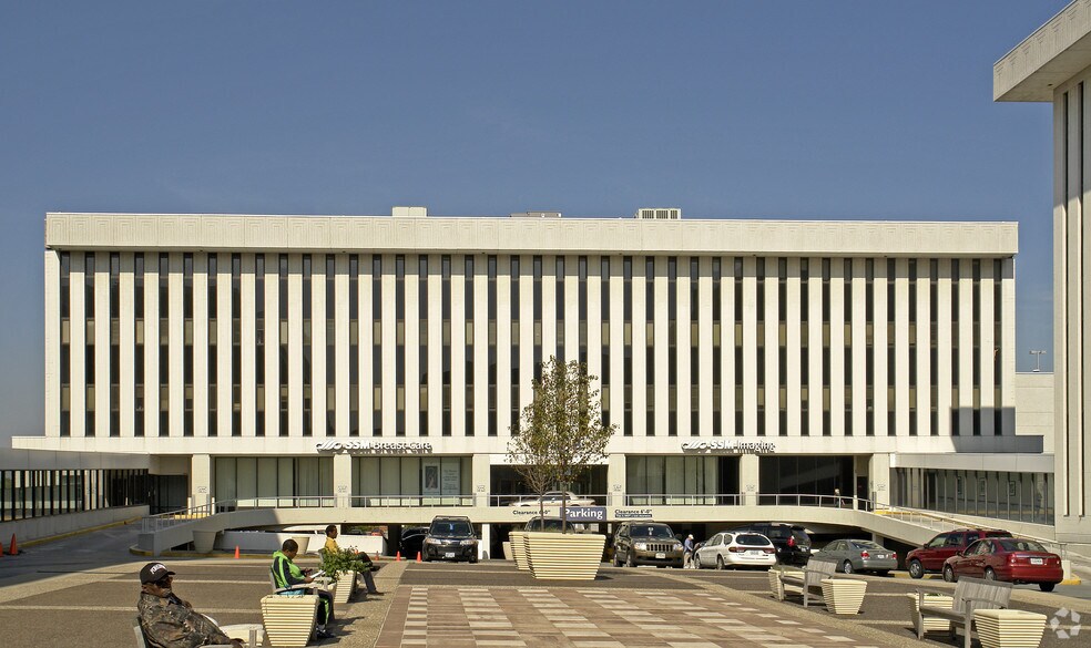 1031 Bellevue Ave, Saint Louis, MO for lease - Building Photo - Image 3 of 7