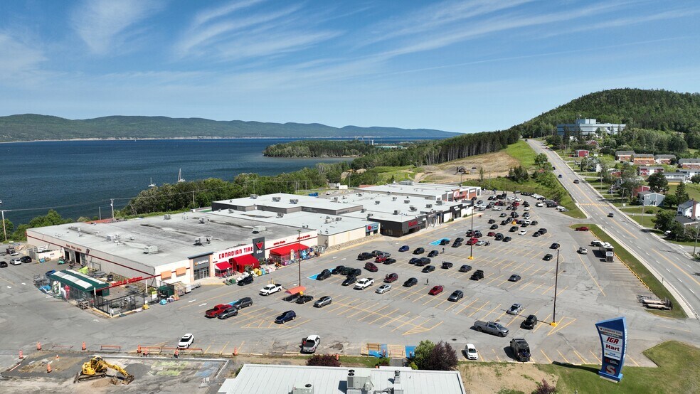 39-2 Montée de Sandy Beach, Gaspé, QC for lease - Building Photo - Image 1 of 1