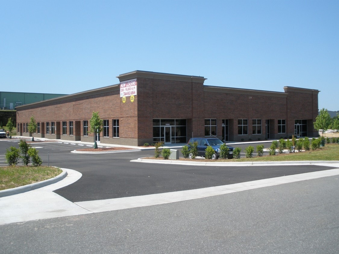 119 Poplar Pointe Dr, Mooresville, NC à louer Photo intérieure- Image 1 de 6