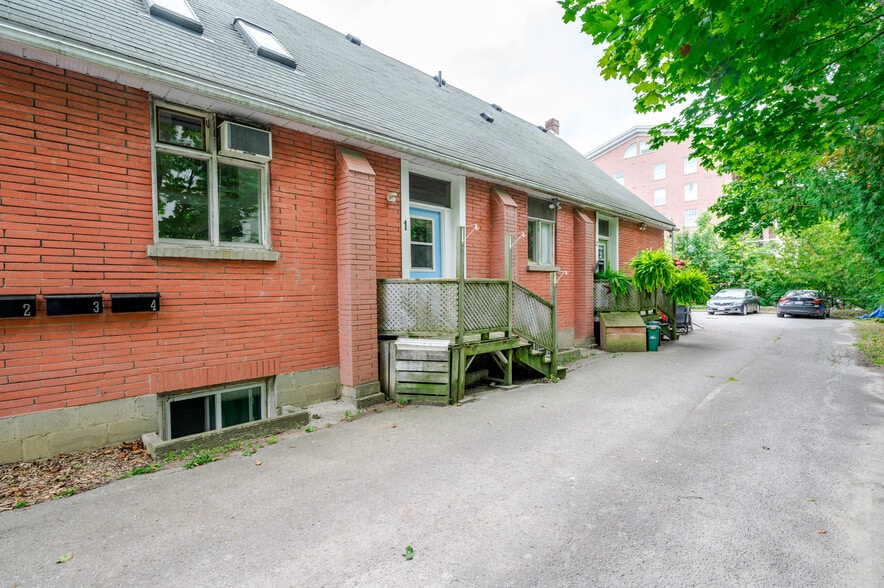 131 King St E, Cobourg, ON à vendre - Photo du bâtiment - Image 2 de 36