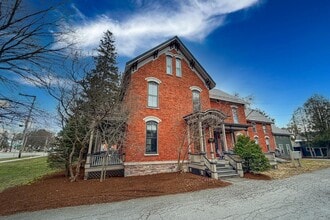 5224 Shelburne Rd, Shelburne, VT à louer Photo intérieure- Image 2 de 4