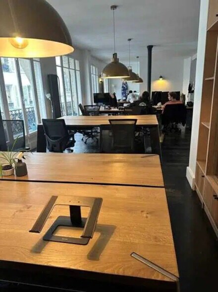 11 Rue Du Perche, Paris for lease - Interior Photo - Image 2 of 6