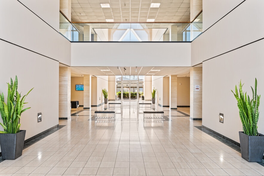 12000 Richmond Ave, Houston, TX for lease - Building Photo - Image 3 of 13