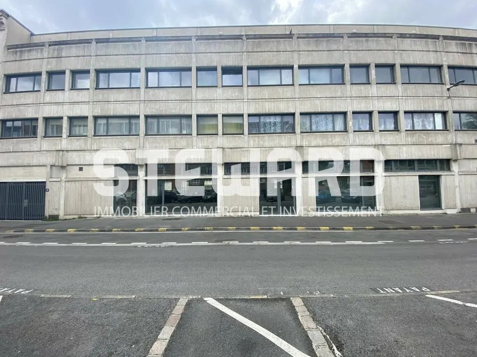 Retail in Lille for lease Building Photo- Image 1 of 13