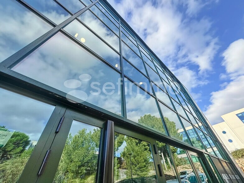 392 Avenue Des Genévriers, La Ciotat for lease - Building Photo - Image 3 of 4