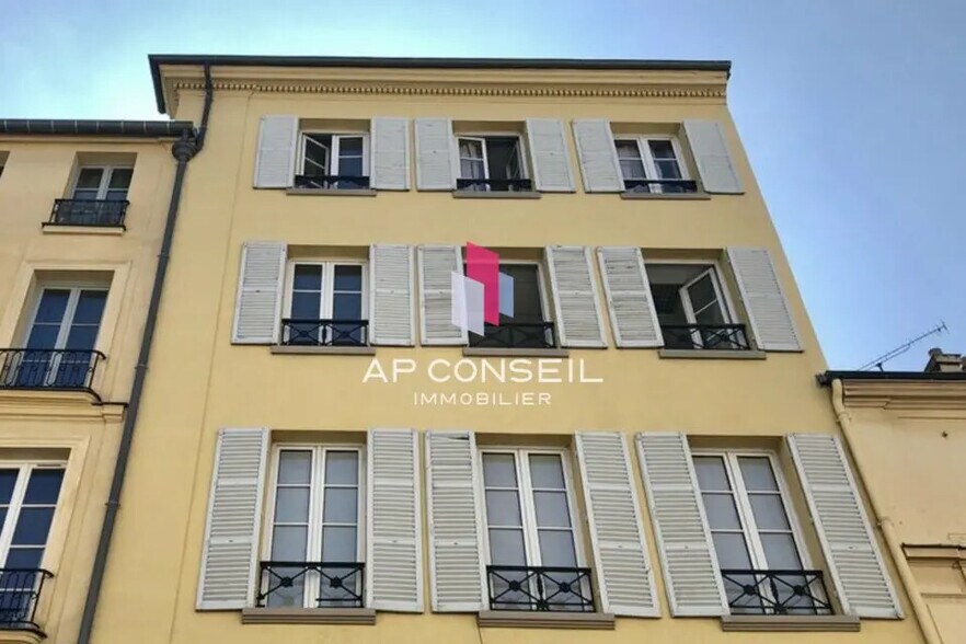 Office in Versailles for lease - Building Photo - Image 1 of 9