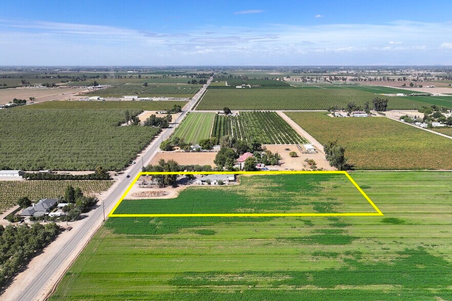 1740 S Cornelia Ave, Fresno, CA à vendre - Photo du bâtiment - Image 2 de 9