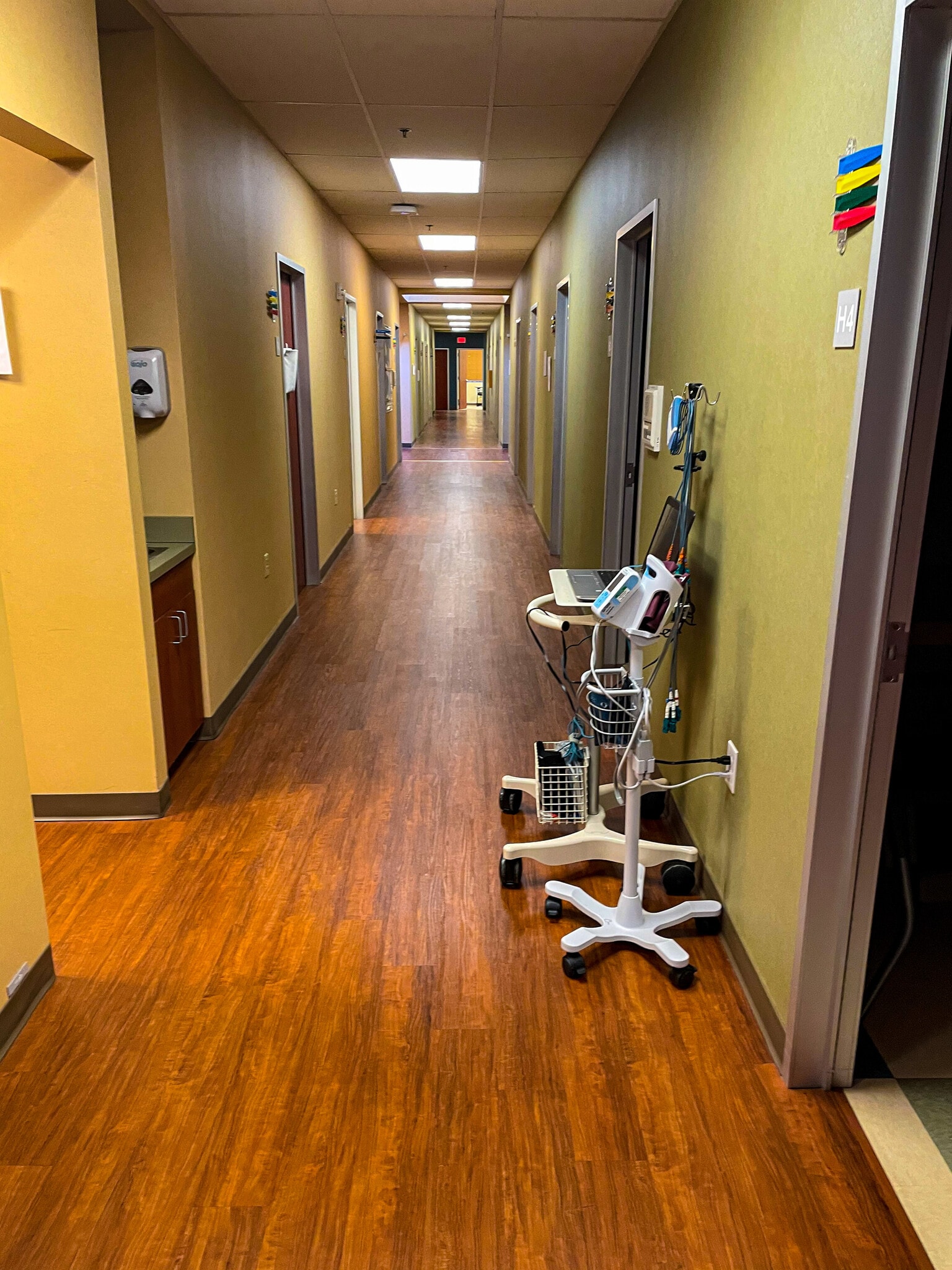 1924 Forest Ridge Dr, Bedford, TX for sale Interior Photo- Image 1 of 1