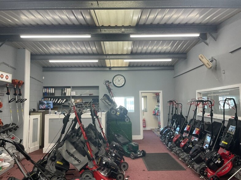 Short Way, Thornbury for sale - Interior Photo - Image 3 of 5