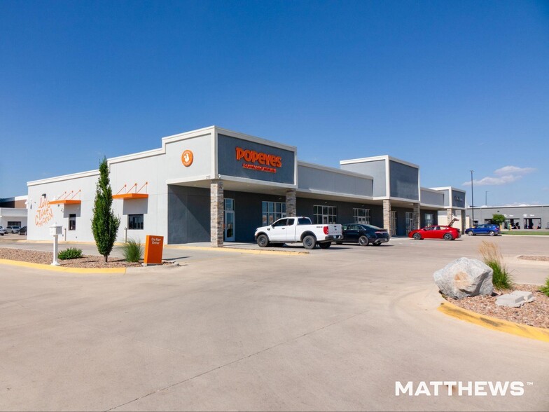213 W 43rd St, Hays, KS for sale - Building Photo - Image 2 of 5