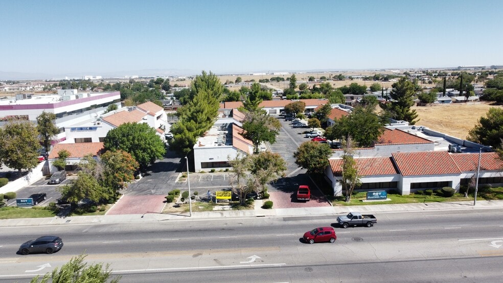 1543 E Palmdale Blvd, Palmdale, CA for sale - Building Photo - Image 3 of 6