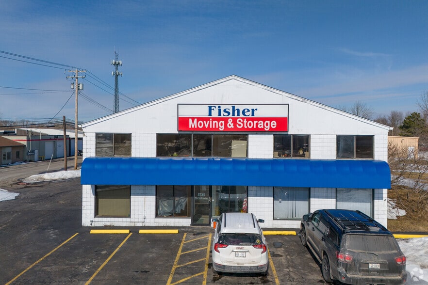 5735 Maelou Dr, Hamburg, NY à louer - Photo du bâtiment - Image 3 de 5