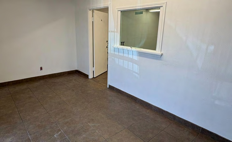 4407 I-35 Fwy, San Antonio, TX for lease - Interior Photo - Image 3 of 13