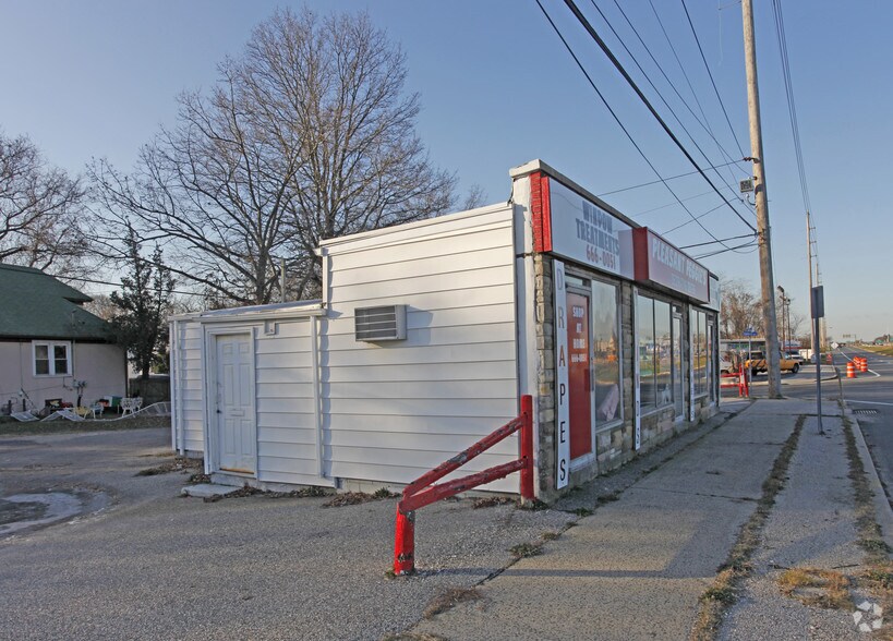 1504 Sunrise Hwy, Bay Shore, NY à vendre - Photo principale - Image 1 de 2