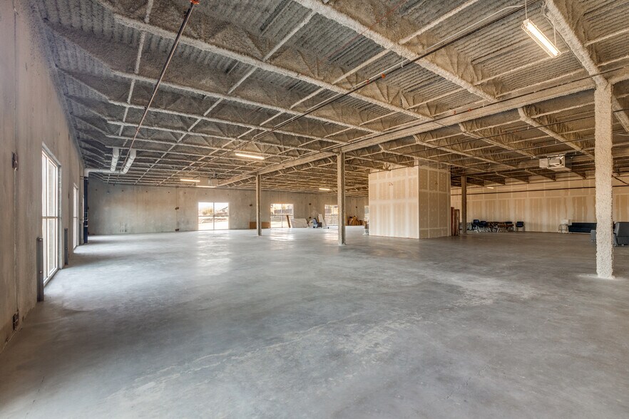 6601 W University Dr, McKinney, TX à louer - Photo du bâtiment - Image 2 de 31